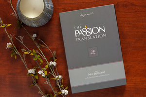 The Passion Translation, New Testament (2020 Edition), Large 11-Point Print, Imitation Leather, Violet